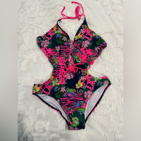Floral Print Lace Up Front- One piece - Picture 5 of 8